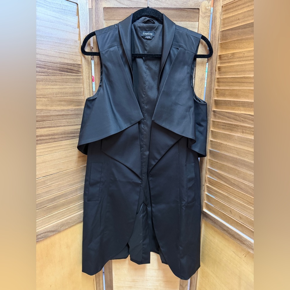 bebe Black Sleeveless Trench Coat